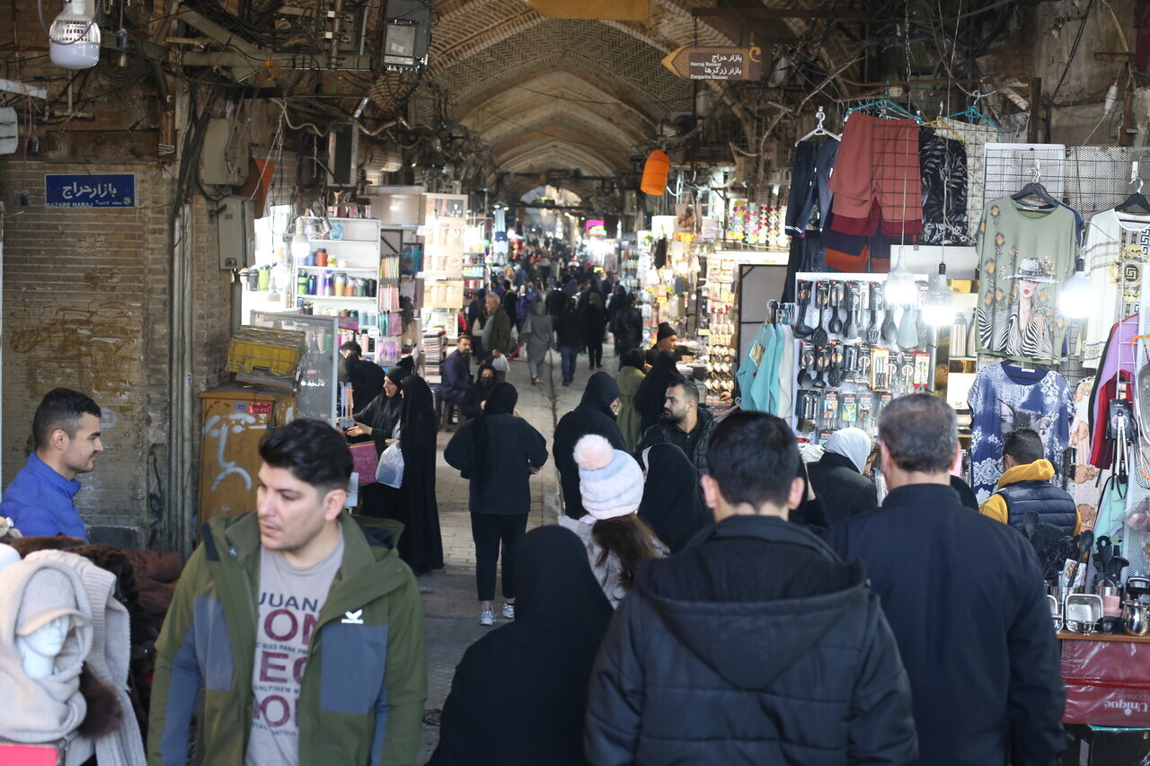 بازارها سرگرم کسب‌وکارند