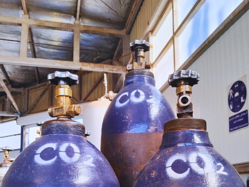 گاز دیاکسید کربن (CO2)؛ شریان حیاتی صنایع مدرن از خوراکی تا متالورژی