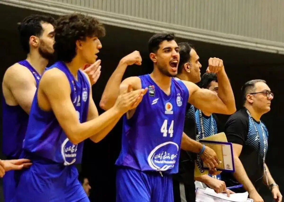 استقلال صدر جدول بسکتبال را پس گرفت