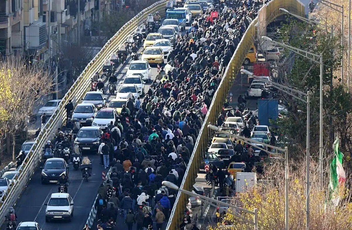 از نظر سیاسی شرایط به حمله نظامی نرسیده است/ اگر بگوییم اعتراضات صرفا کار دشمن است، اشتباه کرده‌ایم