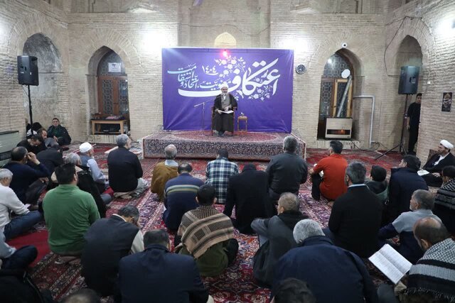 امام جمعه سمنان: دشمن با شایعهپراکنی و نشر اکاذیب بهدنبال برهمزدن انسجام ملی است