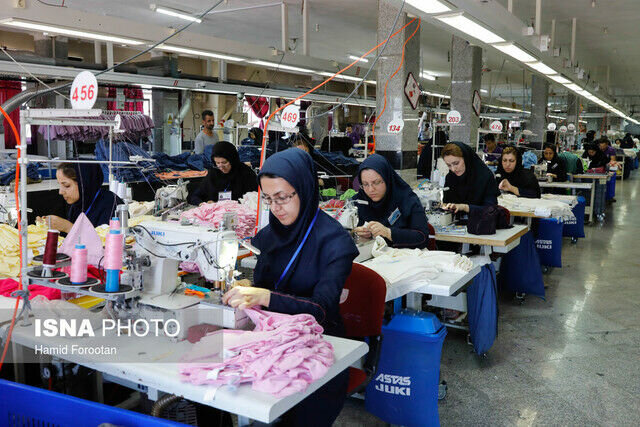 چند درصد بازار در اختیار پوشاک وارداتی است؟