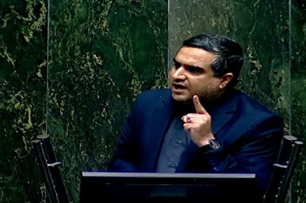 سخنگوی کمیسیون بهداشت: امسال ۱۰ میلیارد دلار ارز دولتی برای توزیع کالاهای اساسی تخصیص یافت