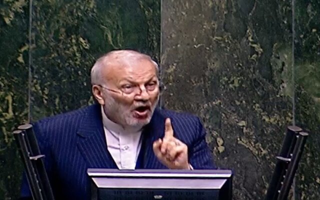 متکی: مردم آمریکا جلوی ترامپ را بگیرند