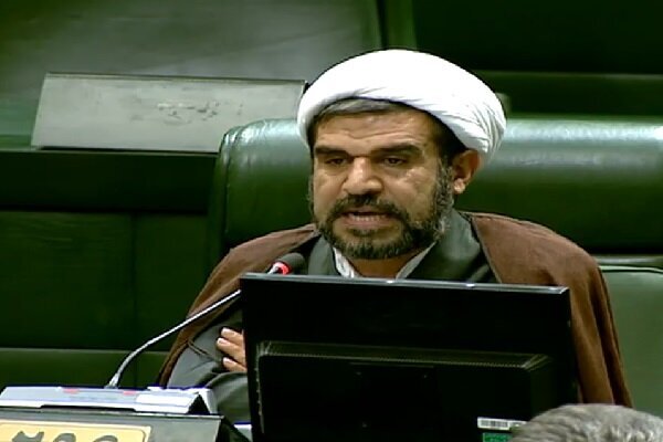 عضو کمیسیون فرهنگی: باید اعتراضات شنیده شود