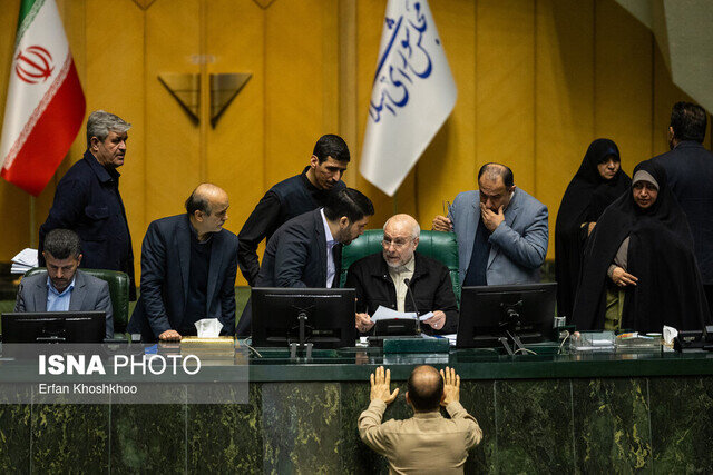 اخبار سیاسی ۱۵دی؛ اسامی امضاکنندگان «سوال از رئیس جمهور»/۱۱ قلم کالای «طرح جدید کالابرگ»