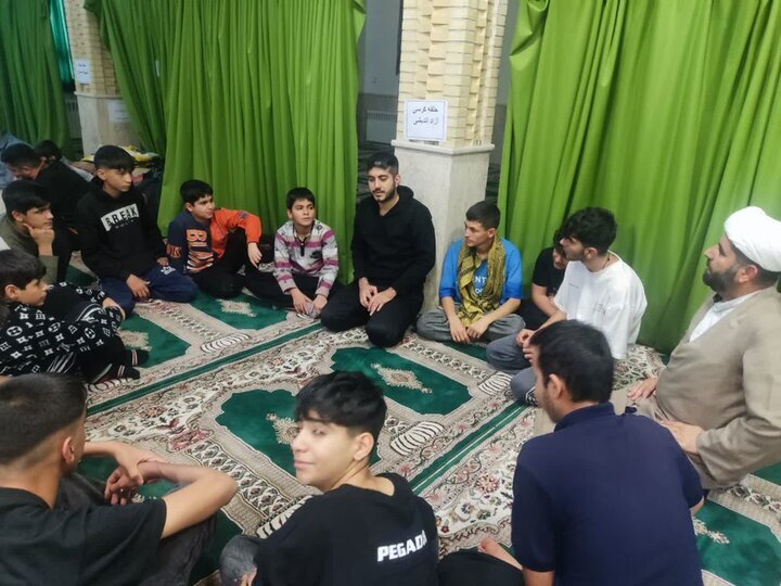 سبزی: کرسیهای آزاداندیشی در ایام اعتکاف عامل رشد فکری نسل نوجوان است
