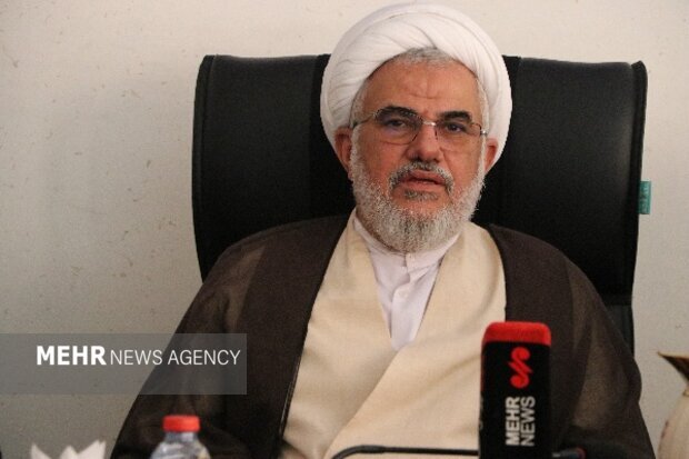 آیت الله عبادی زاده: کمترین توقعات متعلق به خانوادههای شهدا است