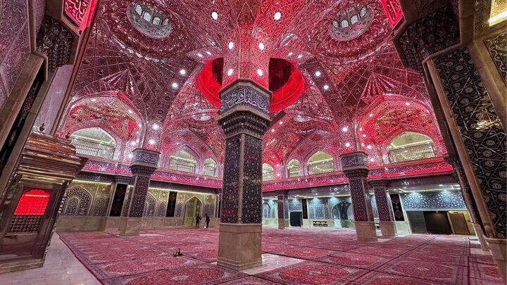 تصاویری از باز شدن درهای تل زینبیه کربلا به روی عزاداران حضرت زینب
