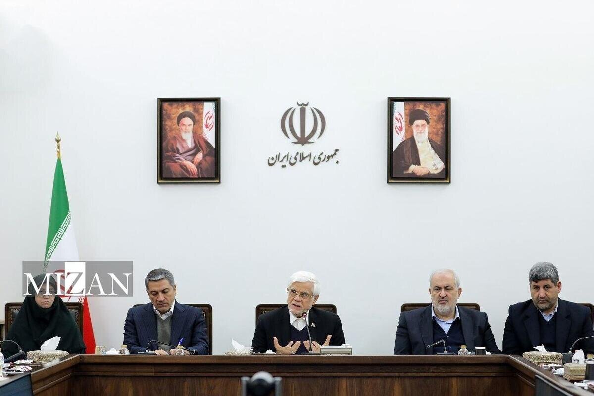 انتقاد عارف از اظهارات برخی مدیران استانی درباره مدیریت آب/ مردم معترض صف خود را از اغتشاشات جدا کردند