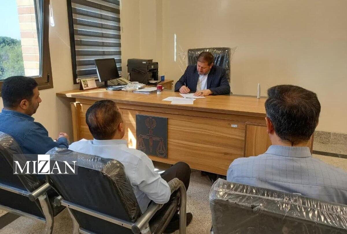 رئیس کل دادگستری استان ایلام به درخواستهای حقوقی و قضایی ۳۵ نفر از مراجعان رسیدگی کرد