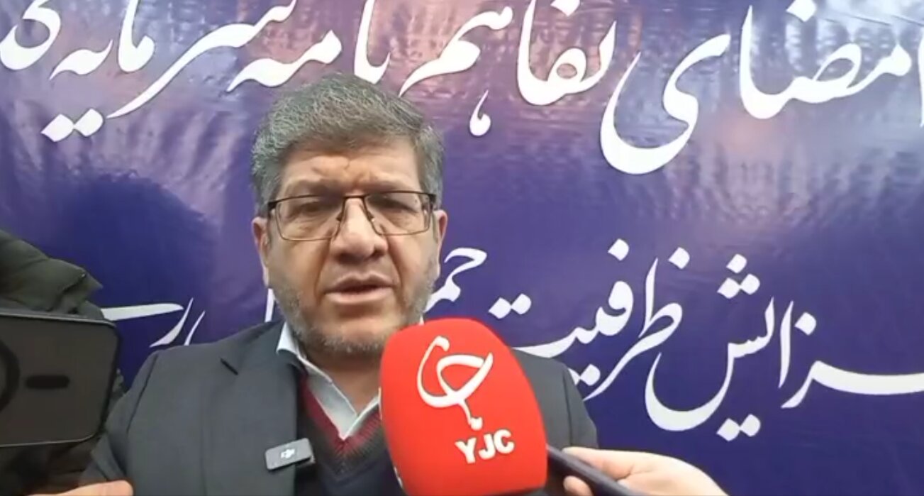 اولین محموله واردات خودرو شامل ۶ هزار دستگاه وارد بندر آپرین میشود+ فیلم