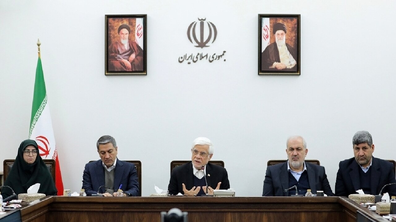 عارف: نباید با بخشی‌نگری در مسئله آب، استان مجاور را تحریک کرد