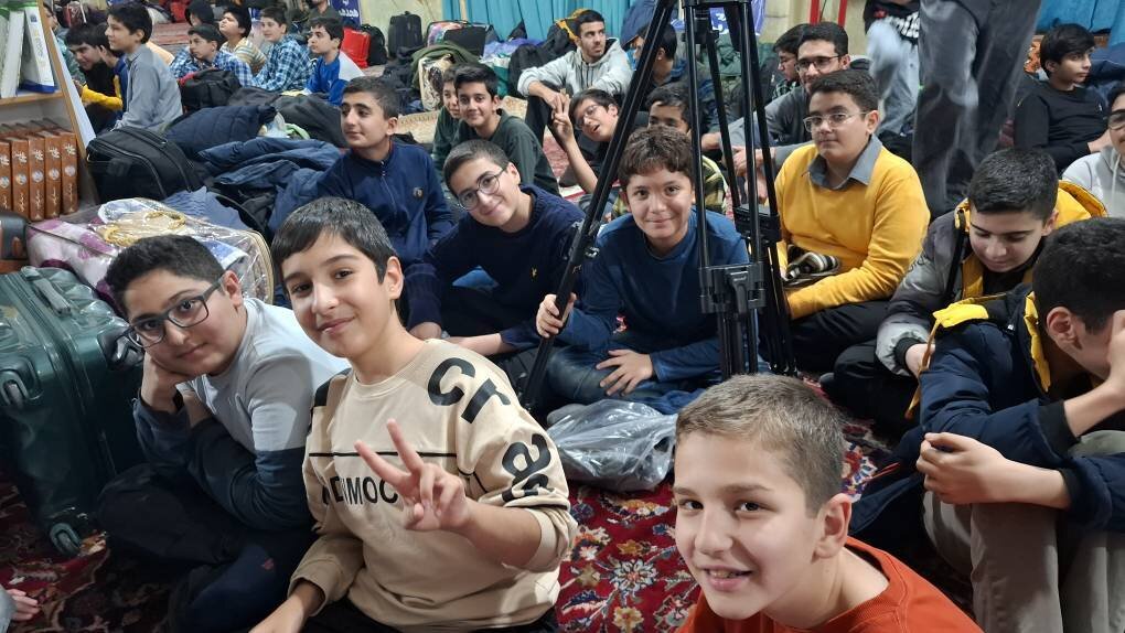 حضور دانشآموزان استعداد درخشان در مراسم اعتکاف + عکس