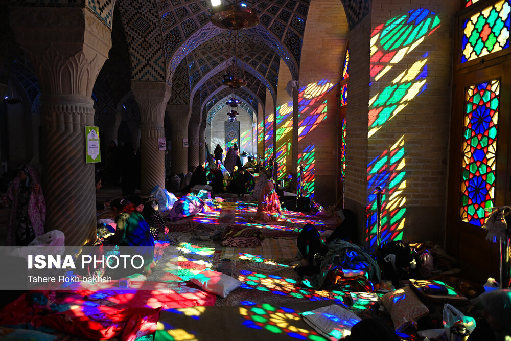 عکس/مراسم معنوی اعتکاف در مسجد نصیرالملک - شیراز