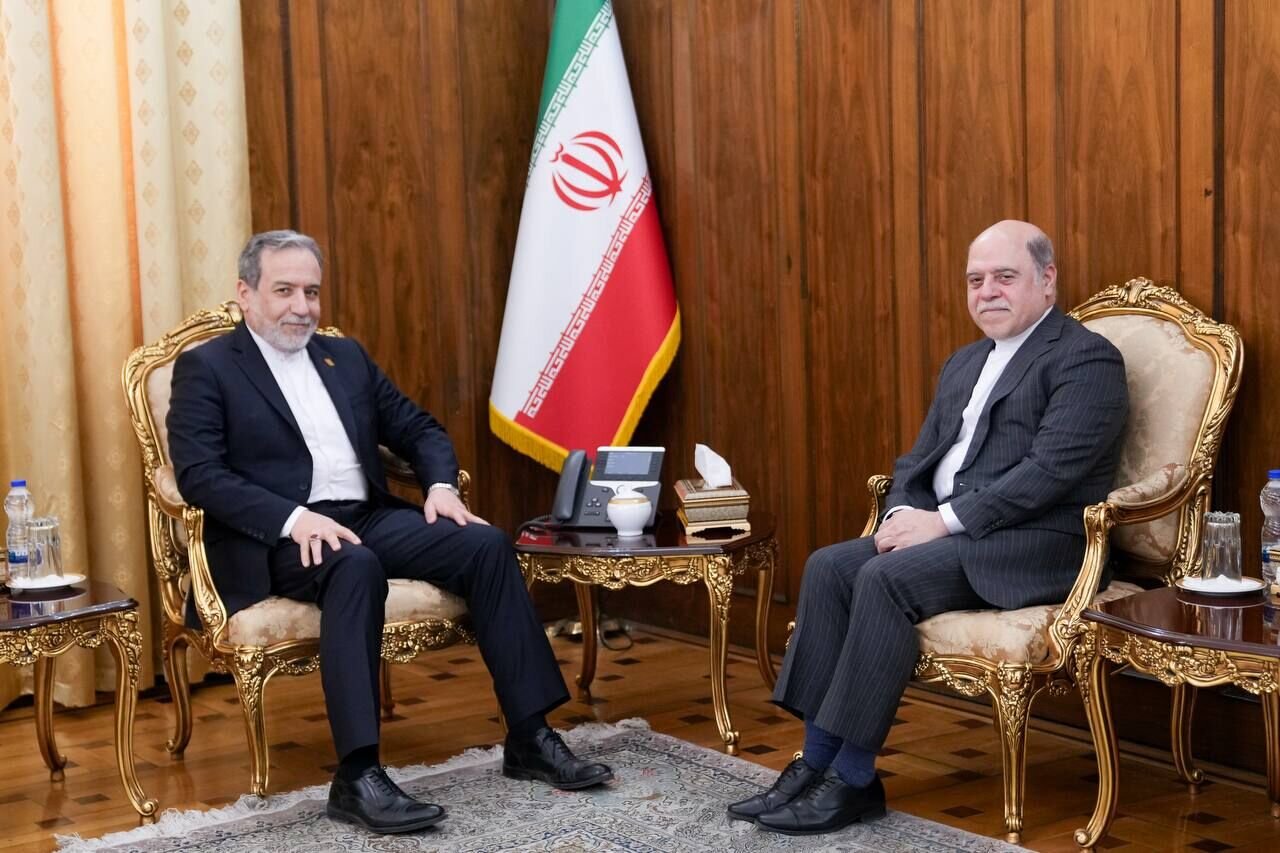 تأکید عراقچی بر ضرورت بهره‌گیری از دیپلماسی فعال در رابطه با نیوزلند