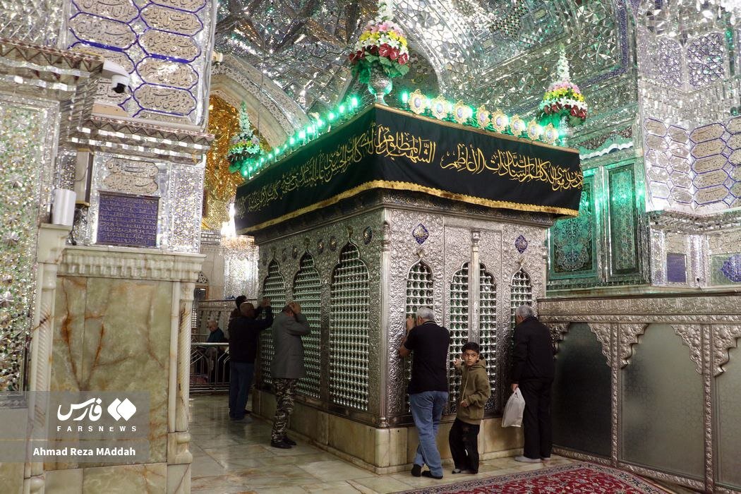 آیین تعویض پرچم حرم مطهر حضرت شاهچراغ (ع)