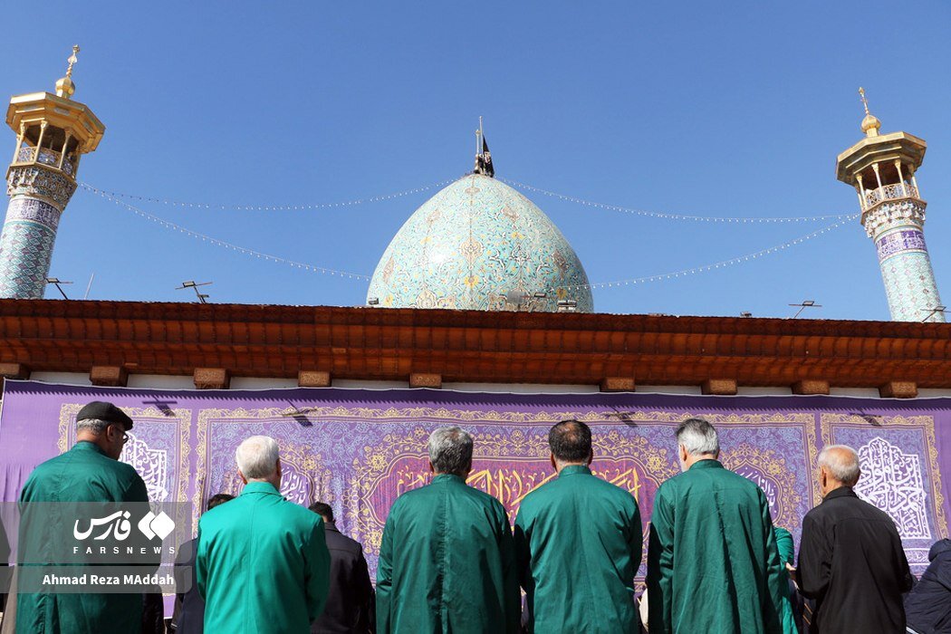 آیین تعویض پرچم حرم مطهر حضرت شاهچراغ (ع)