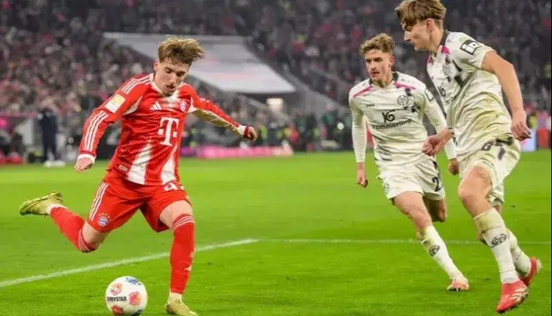 کارل جنجال را رها نمی‌کند؛ این بار اشاره به رونالدو!