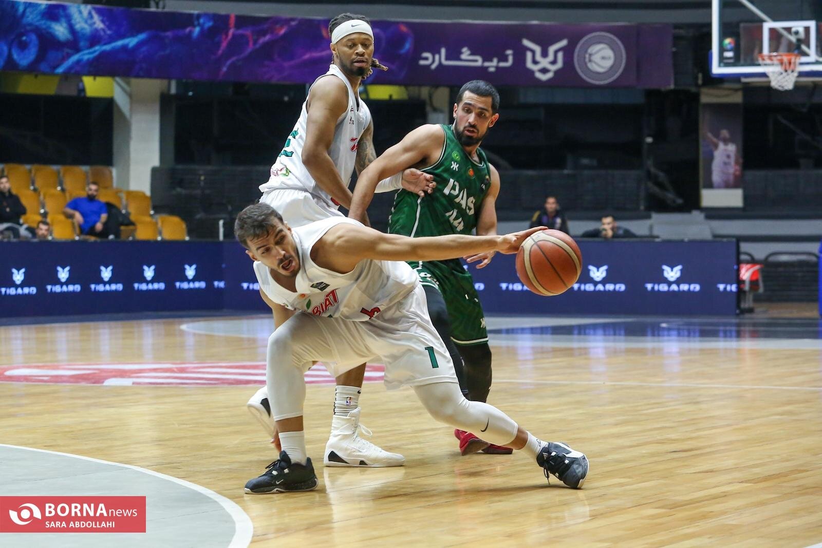 دیدار تیم‌های بسکتبال طبیعت ـ پاس کردستان