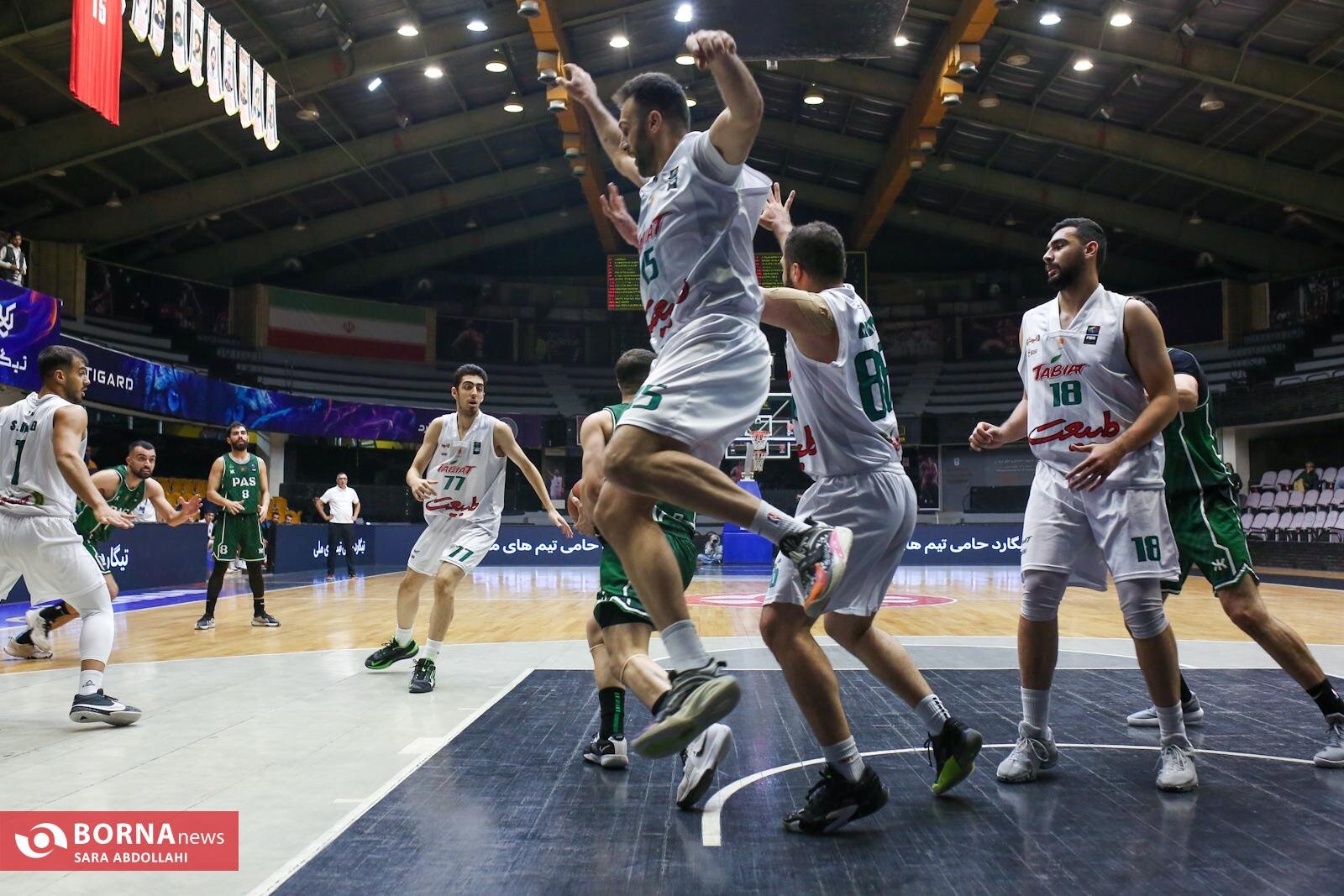 دیدار تیم‌های بسکتبال طبیعت ـ پاس کردستان