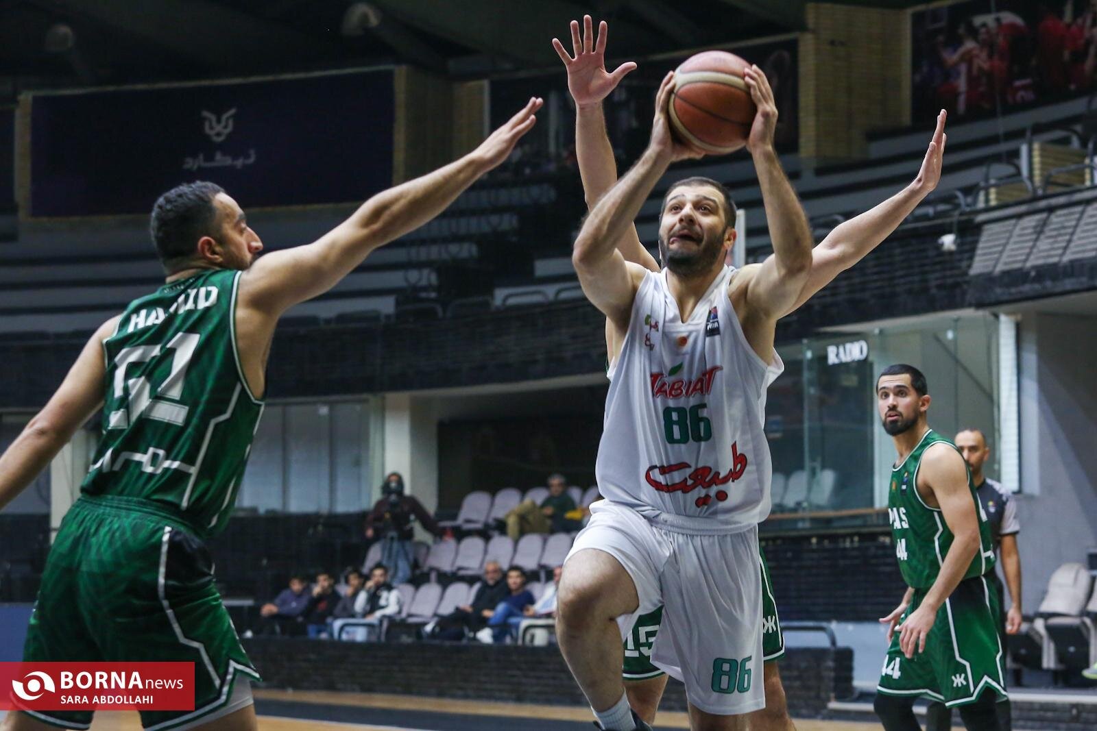 دیدار تیم‌های بسکتبال طبیعت ـ پاس کردستان