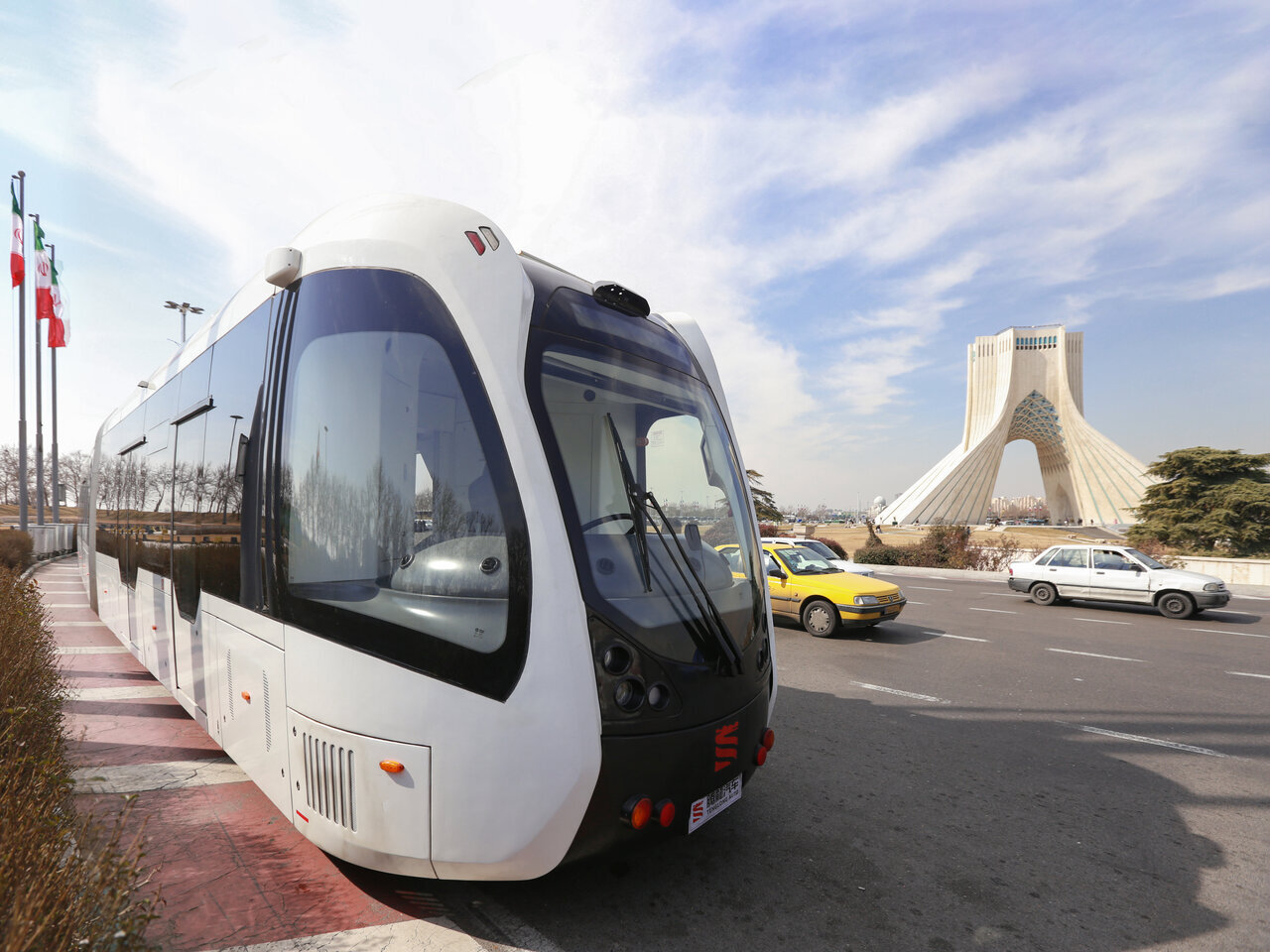 تراموا یا مترو باس؟