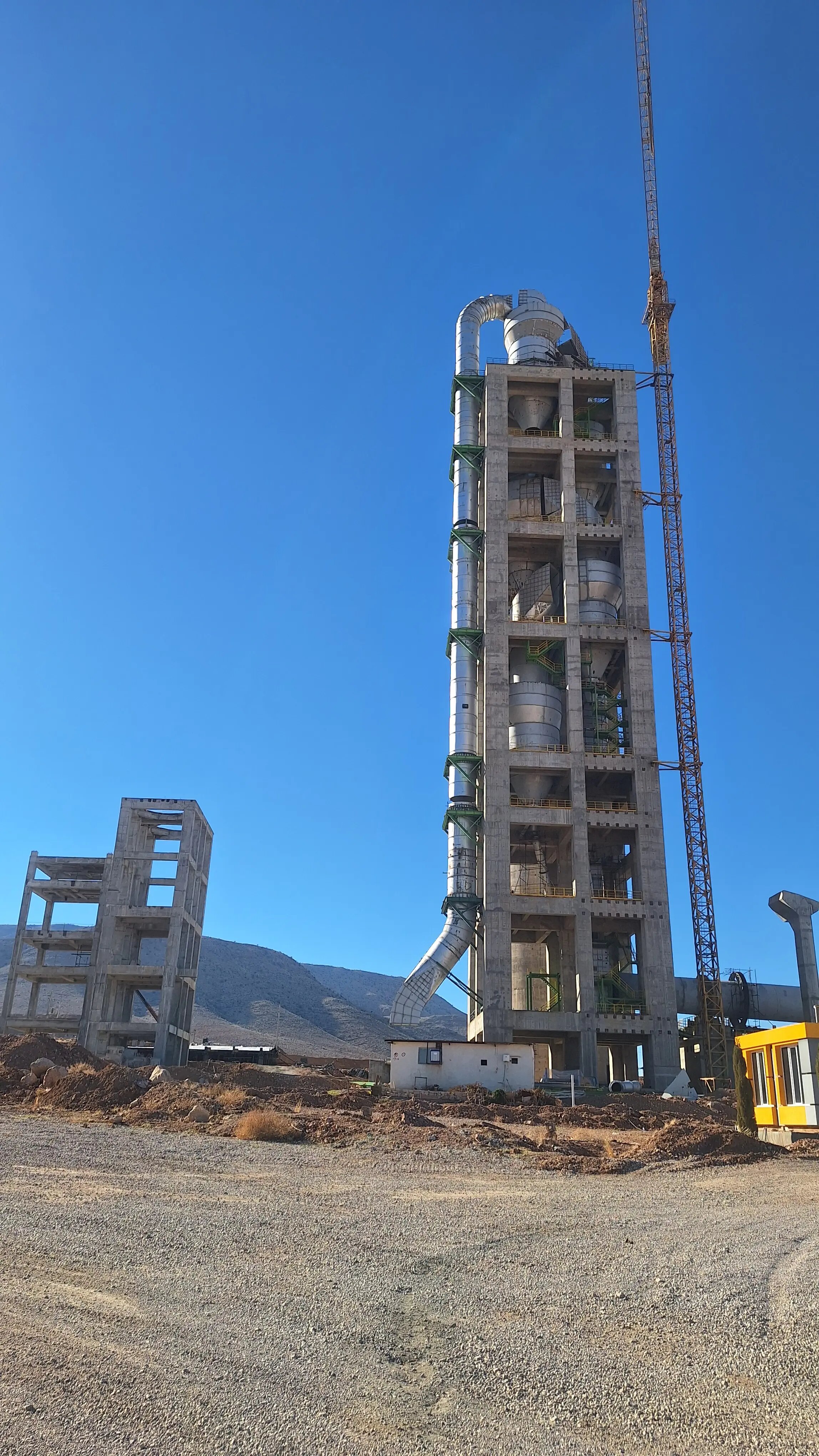 مهلت نهایی انتقال کارخانه سیمان تا پایان آذر ۱۴۰۵/ کارخانه سیمان در صورت عدم انتقال، جزو صنایع آلاینده محسوب میشود