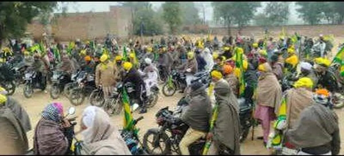 رژه موتوری در روستاها/ مبارزه متحد کارگران و کشاورزان هند علیه اصلاحات ضد کارگری