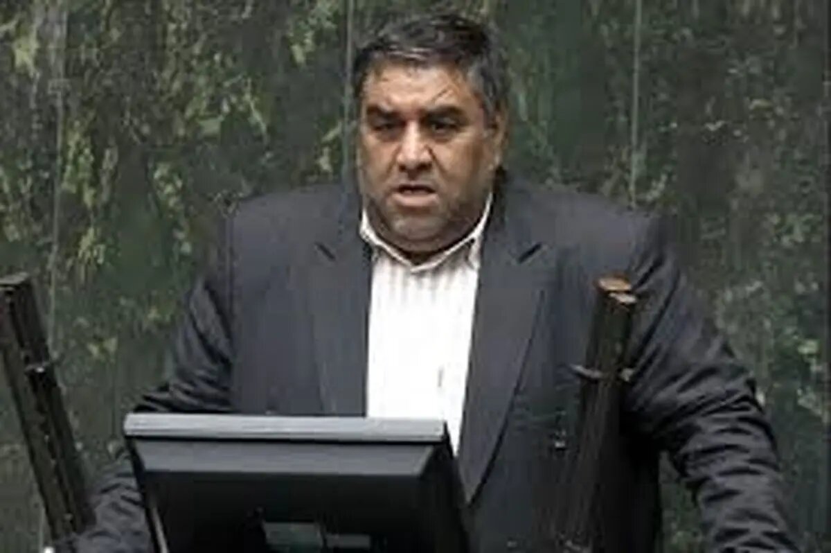 مردم چه گناهی کرده‌اند که دولت کار را رها کرده است