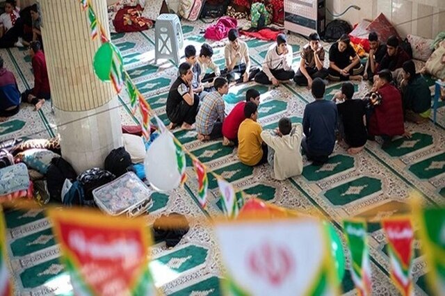 حضور بیش از ۶۵۰ دانشآموز ملایری در اعتکاف ماه رجب