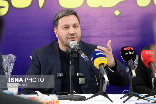 نماینده کرمانشاه: توسعه واحدهای تولیدی صادراتمحور به رونق تجارت خارجی استان کمک میکند