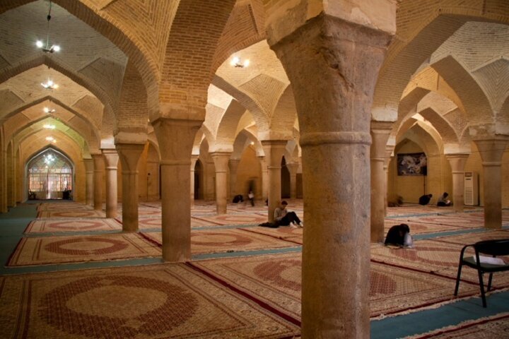 ولدان: مسجد جامع شهدا شیراز کانون تربیت معنونی نسل جوان است