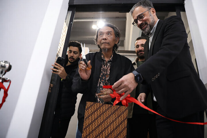 هنرمندان ۶۱ کشور به نقد جنگ ترکیبی برخاستند