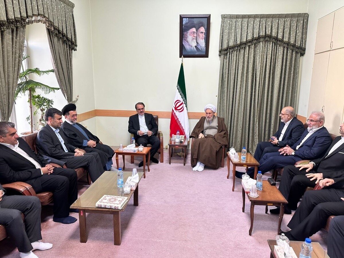 نماینده ولی فقیه در استان فارس: حرکت های خوبی در راستای نظارت بر انجام کارها در دوره تحول و تعالی در مجموعه کشور به راه افتاده است