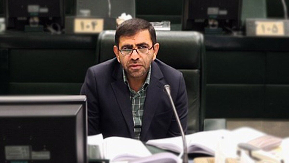 حسینی: ۱۰.۵ همت در بانک‌های کشور رسوب کرده این در حالی است که جوانان ما برای ۱۰۰ میلیون وام اشتغال باید ۳ سال در نوبت باشند + فیلم