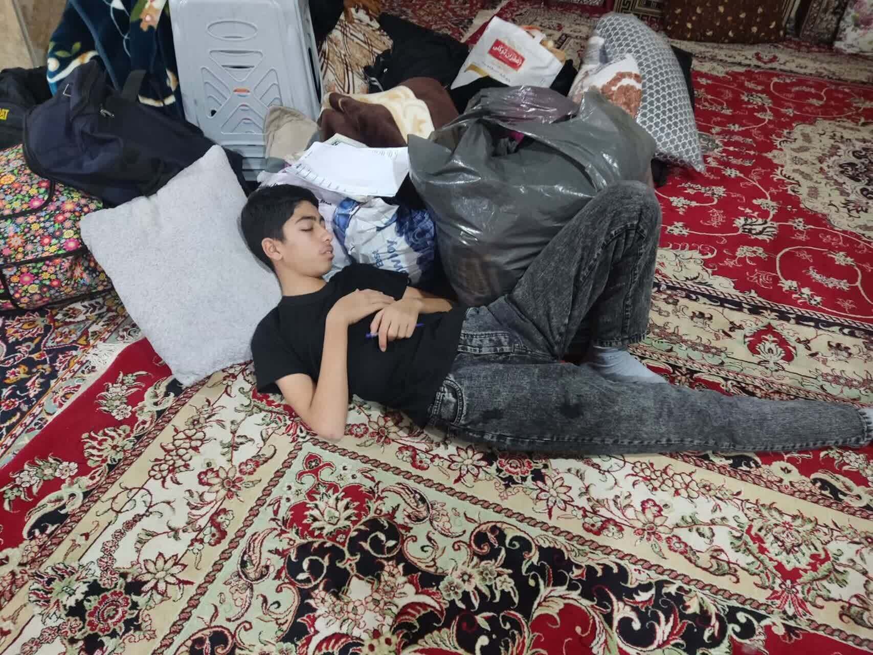 شور و حال دانش آموزان قمی در شب پایانی اعتکاف