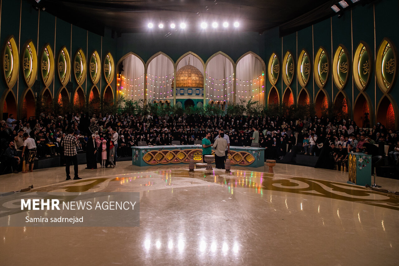 پشت‌صحنه برنامه «محفل ستاره‌ها»