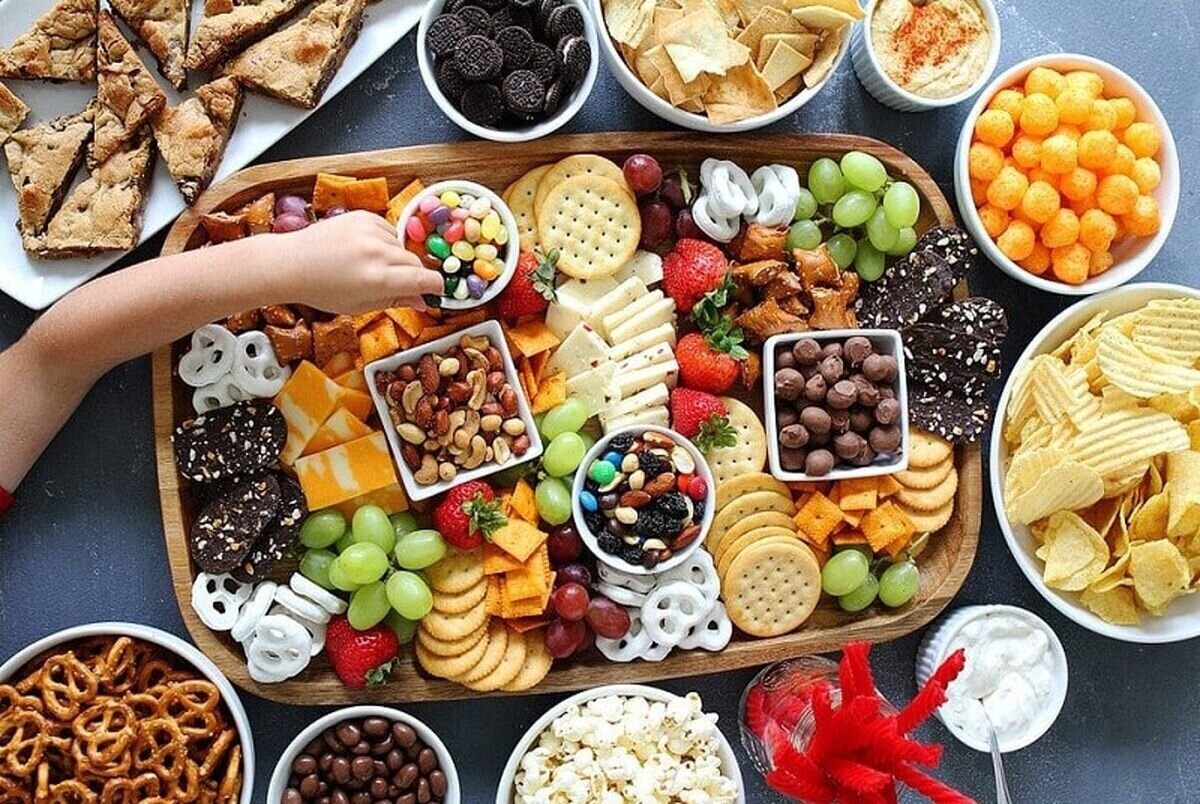 خوردن غذاهای ترد به وقت عصبانیت؛ عادت ساده یا راهی برای آرامش؟