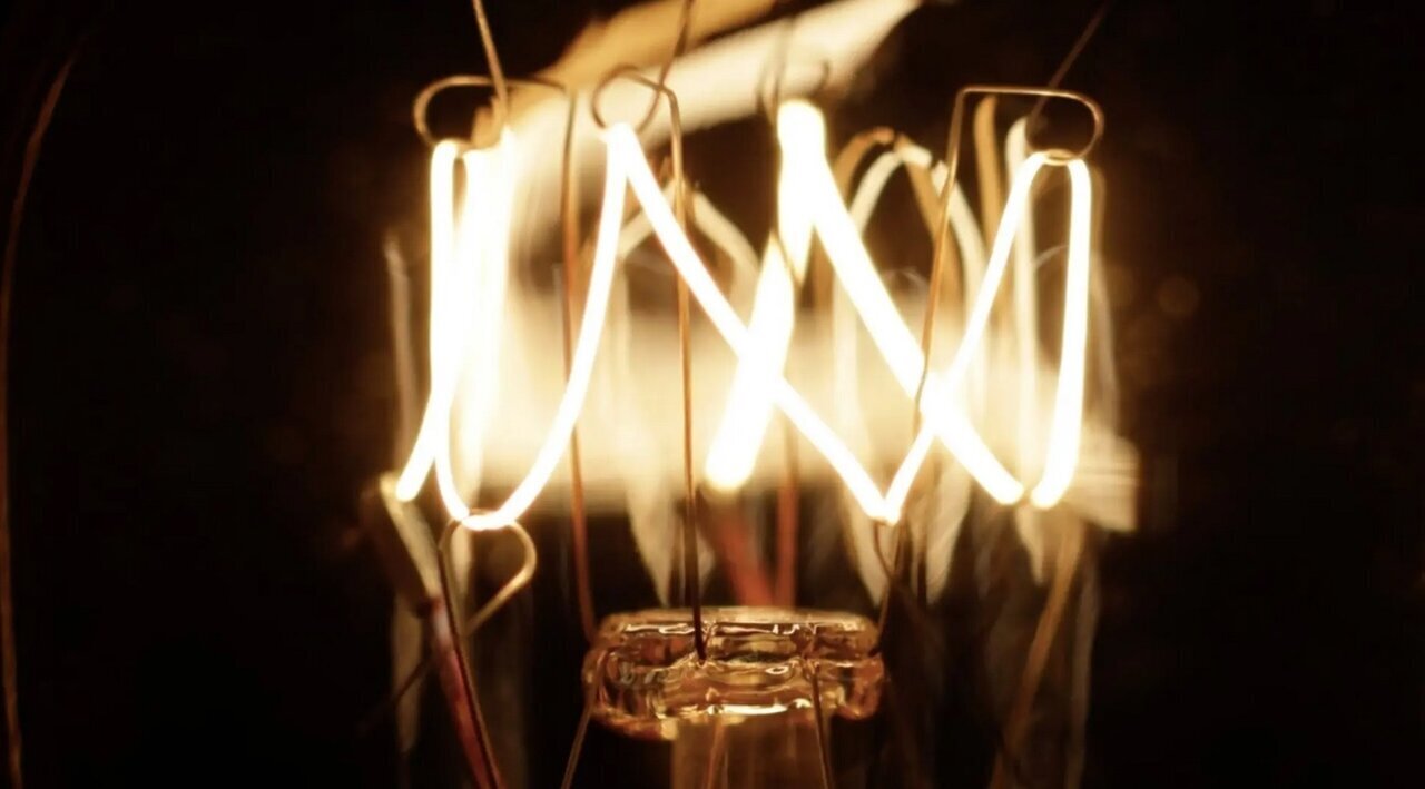 این لباس از تعریق بدن برق تولید می‌کند