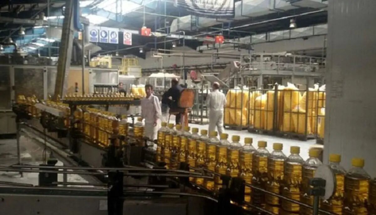 کشف حدود سه تن روغن خوراکی احتکار شده در شاهین شهر