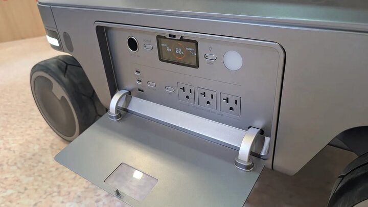 این شارژر بامزه دنبال شما راه می‌آید