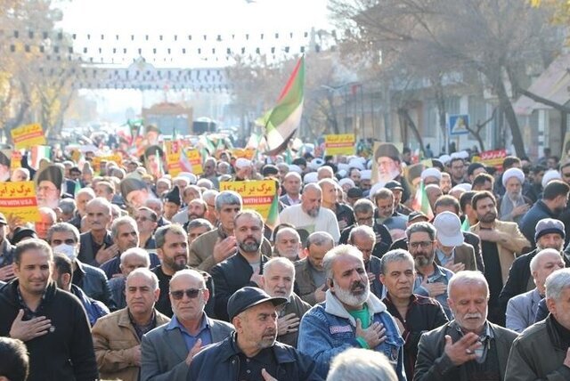 اتحاد در سایه حرم شاهچراغ (ع) / شیراز یکصدا برای ایران مقتدر