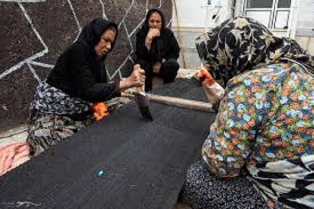 بیانگیزگی زنان عشایر خراسان شمالی در تولید صنایع دستی