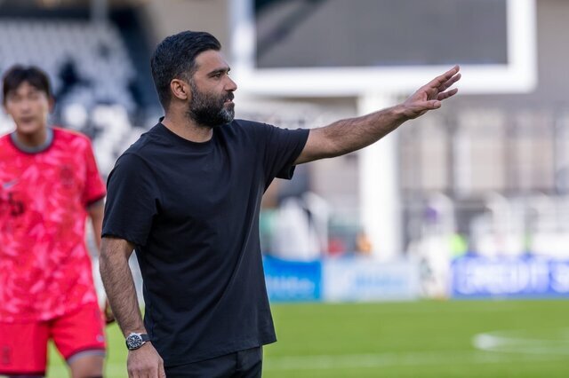 روانخواه: چمن ورزشگاه بلندتر از حد استاندارد بود/ برای شروع راضی‌کننده‌ بود