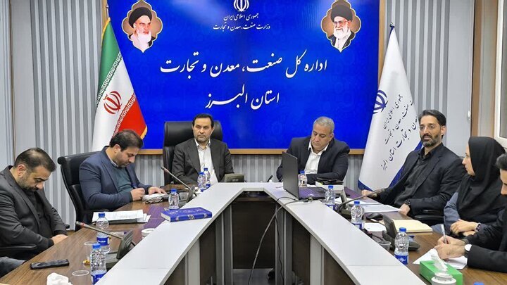 اصلاح نظام ارزی بدون حل چالشهای تولید و توزیع کافی نیست