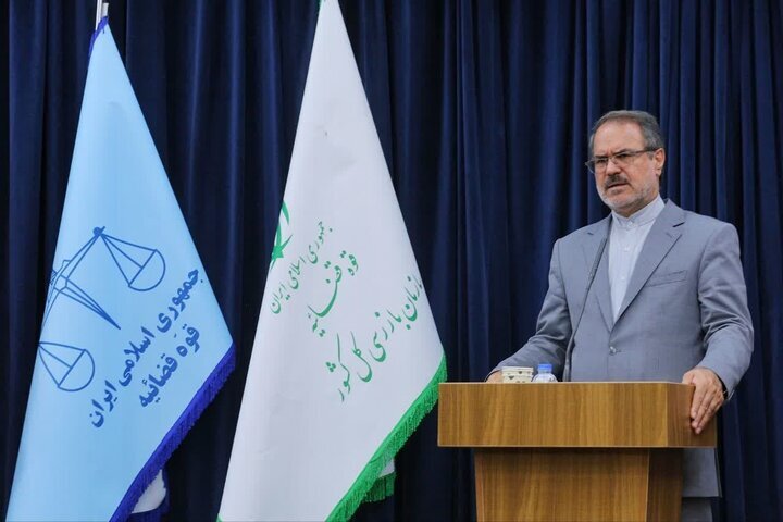 خدائیان: ده‌ها میلیارد دلار ارز صادراتی عرضه نشده است