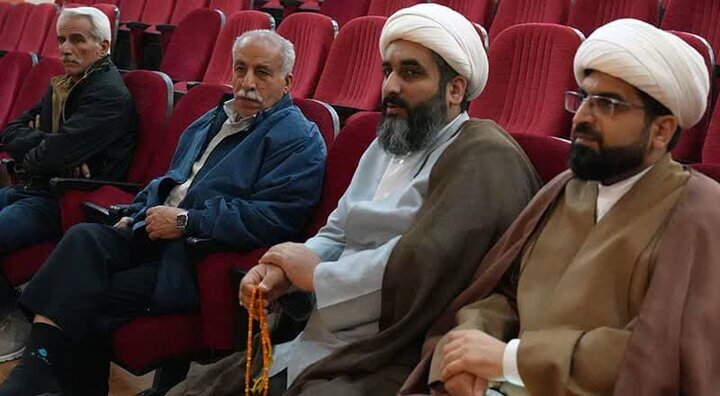مستند سینمایی «ناخدا عباس» در بوشهر اکران شد