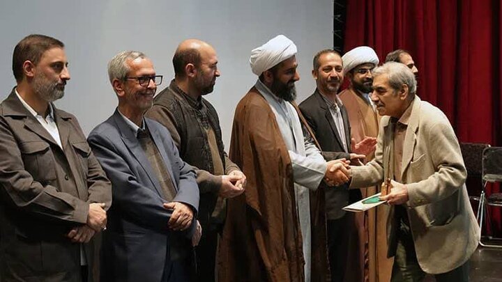 مستند سینمایی «ناخدا عباس» در بوشهر اکران شد