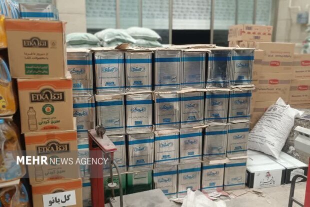 ۱۵ تن روغن خوراکی احتکار شده از انبارهای غیرمجاز جنوب شرق تهران کشف شد